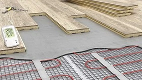 Foto de Suelos de madera en combinación con los sistemas de calefacción radiante