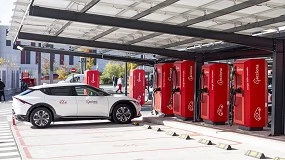 Foto de Acciona Energía y el Ayuntamiento de Madrid inauguran una electrolinera pública con 32 puntos de recarga en Vicálvaro