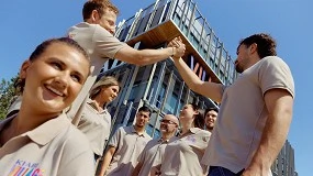 Foto de Kiabi lanza Wekrew, su nueva línea de vestuario corporativo personalizable