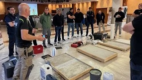Foto de Profesionales Certificados Bona: formación especializada en suelos de madera