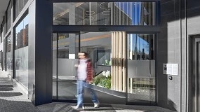 Foto de Como garantir uma correta reabilita��o energ�tica com portas autom�ticas