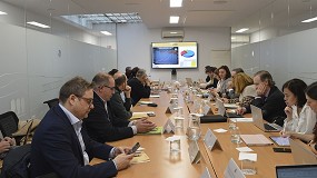 Foto de El Ministerio subraya el crecimiento econ�mico de los sectores av�colas de carne y puesta