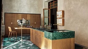 Foto de Cesar by Nero presenta Intarsio Art & Order: una expresión de equilibrio entre el mármol Verde Guatemala y el roble