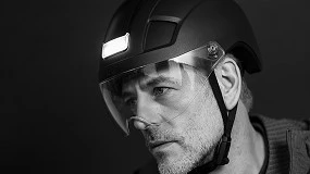 Foto de Más seguridad y más visibilidad con el casco urbano Nova KinetiCore de Lazer