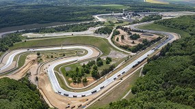 Maquinaria V�gele en la rehabilitaci�n del hist�rico circuito de Brno, en la Rep�blica Checa