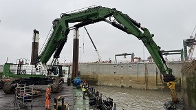 Foto de Demolici�n precisa en condiciones extremas bajo el agua con un martillo Epiroc