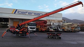 Transgr�as entrega a Prefabricados Ibafersan un multicargador sobre orugas Almac y una minigr�a Jekko