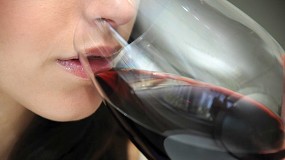 Un estudio asocia el consumo moderado de vino en la Dieta Mediterr�nea con menor riesgo cardiovascular y mortalidad