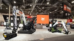 Foto de Bobcat apresenta a evolu��o das suas carregadoras compactas