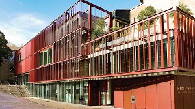 Comenza integra sus barandillas de vidrio en La Mediateca de Bayona