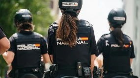 Foto de Más mujeres en el sector de la seguridad, pero lejos de los puestos de mando