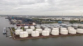 Foto de La AIE acuerda liberar 400 millones de barriles de petróleo de sus reservas de emergencia