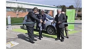 Foto de Inaugurado el primer punto de recarga del centro de Schneider Electric en Puente la Reina