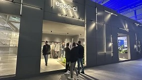 Foto de Resistencia y elegancia en espacios exteriores