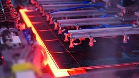 Foto de AIKO alcanza el 25% de eficiencia en módulos solares en producción en serie