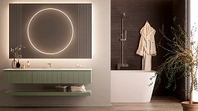 Foto de Decosan sitúa el espejo en el centro del diseño del baño