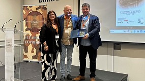 Photo de Reconocimiento de la APP a nuestra revista Pavimentos y Revestimientos, durante su 11� Convenci�n Nacional