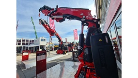 Transgr�as presenta la nueva gr�a Fassi F605R.2-HXP TECHNO: m�xima tecnolog�a en formato compacto