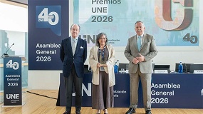 Foto de Cecilia Salamanca, responsable de departamento técnico de AFEC, recibe el Premio López Agüí 2026 de UNE