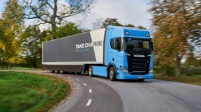 Impulsando el transporte pesado el�ctrico: Scania incorpora una nueva bater�a bajo cabina y carga ultrarr�pida MCS