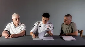 Foto de Unidos de por vida: DMT y Tadej Pogačar firman un acuerdo vitalicio
