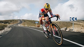Llega la nueva configuraci�n de la Specialized Aethos y una ampliada gama de cascos Team Replica