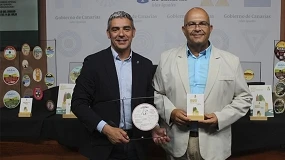Foto de La Gloria de leche cruda de cabra semicurado con gofio, mejor queso de Canarias 2026