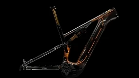 Foto de Una tija telescópica con conexión al sistema eléctrico e-bike: Fox Transfer Neo E-Optimized