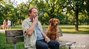 Foto de La RSCE pide que la reforma de la Ley del Tabaco reconozca a los perros como fumadores pasivos