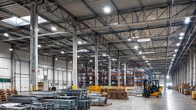 Foto de Los focos LED industriales reducen hasta un 90% el consumo energ�tico en naves industriales