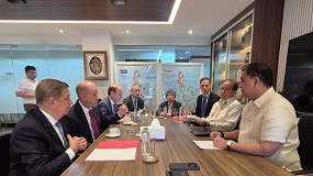 Planas se re�ne con su hom�logo filipino tras aceptar la regionalizaci�n de las exportaciones