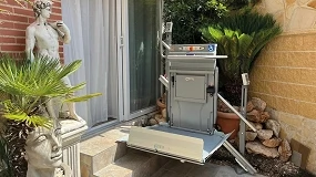 Foto de ¿Vertical o inclinada? Cómo elegir una plataforma salvaescaleras