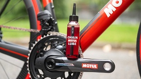 Foto de Motul lleva la tecnolog�a de competici�n al ciclismo con Racing Chain Lube