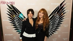 Foto de Charlotte Tilbury aterriza en Madrid junto a Lola Índigo para presentar sus nuevas novedades de maquillaje