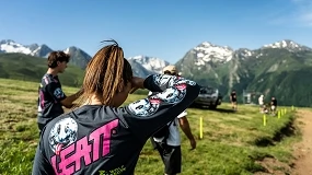 Foto de Leatt lanza una colección limitada inspirada en el equipo Nukeproof Axess Racing