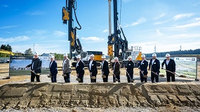 Colocada la primera piedra de las nuevas instalaciones de producci�n y log�stica de Bauer en Aresing