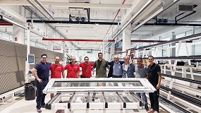 Foto de K�Line fabrica la primera ventana en su nueva factor�a de Lli�� de Vall