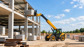 Foto de La maquinaria m�s polivalente para empresas constructoras y de servicios: equipos que se ajustan a las necesidades de cada proyecto