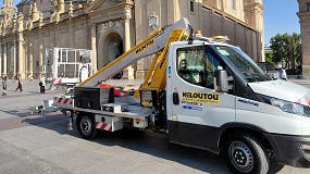 Una Multitel 160 ALU en los preparativos de las Fiestas del Pilar de Zaragoza