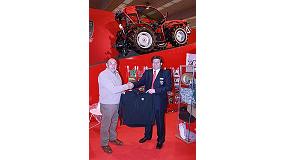 Foto de Antonio Carraro sorte en FIMA sus chaquetas AC