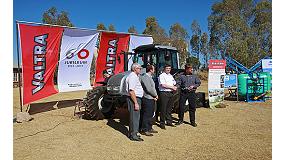 Foto de Valtra dona un tractor a una escuela de agricultura en Sudfrica