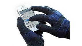 Foto de Dactilia, un guante para manejar pantallas tctiles en condiciones de fro