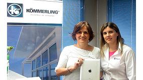 Foto de Entrega del iPad a la ganadora del Premio Kmmerling