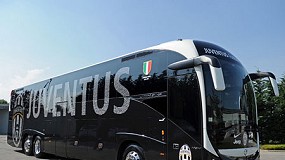 Foto de La Juventus de Turn se mueve en el Iveco Bus Magelys HDH