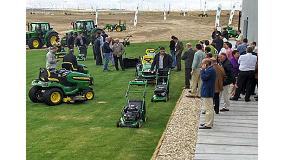 Foto de John Deere presenta ante sus concesionarios las novedades en espacios verdes