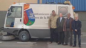 Foto de Villares de la Reina mejora la limpieza de sus calles con una barredora Piquersa