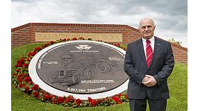 Foto de Un nuevo monumento para recordar el legado de la fbrica de tractores de Coventry y sus trabajadores
