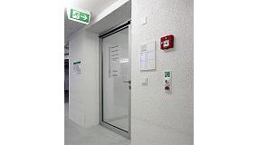 Foto de GEZE permite coordinar el control de salida de emergencia y el control de acceso en edificios pblicos