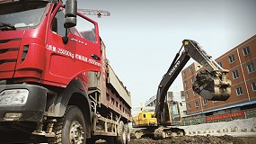 Foto de Las excavadoras Volvo trabajan en la construccin de un nuevo centro comercial en China