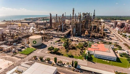 Foto de La refinería de bp Castellón, reconocida por promover el trabajo seguro